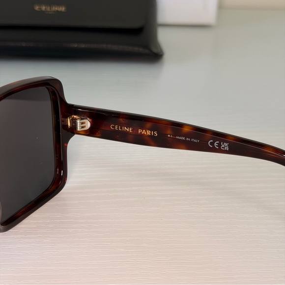 New! Celine Brown Triomphe Sunglasses with Gold Detail, CL40316U 52A, Authentic - Picture 10 of 11